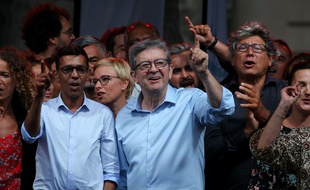 Jean-Luc Mélenchon soutenu par les siens.