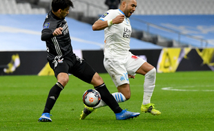 Lucas Paqueta s'est fait expulser sur cette faute sur Payet.