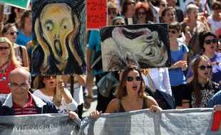 Des professeurs manifestent à Thessalonique (Grèce), le 18 septembre 2013.