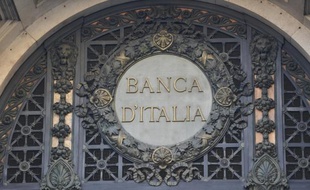 Le système bancaire en Italie a montré de "remarquables signes" de résistance mais reste sous la menace de la récession dans le pays et d'une aggravation de la crise de la dette, a estimé le Fonds monétaire international (FMI) dans un rapport publié mardi.