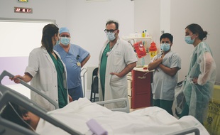 Un bloc opératoire à l'hôpital Delafontaine à Saint-Denis.