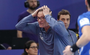 Olivier Krumbholz, le sélectionneur de l'équipe de France, déçu par l'élimination au premier tour du Mondial de handball 2019