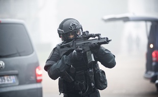 Illustration: un policier du RAID.