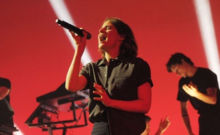 Christine and the Queens en concert à Londres, en septembre 2016.