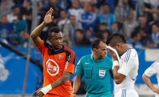 Jordan Ayew et Dimitri Payet pendant le match OM-Lorient le 24 avril 2015 au stade Vélodrome.