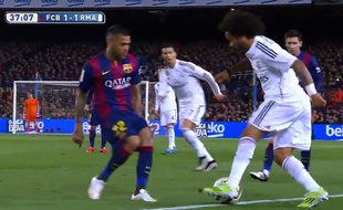 Marcelo humilie Daniel Alves le 22 mars 2015.