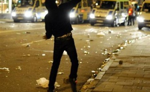 La manifestation organisée vendredi soir à Malmö dans le sud de la Suède, en marge du Forum social européen, et émaillée d'incidents violents, s'est achevée dans la nuit sans faire de blessé, a constaté une journaliste de l'AFP.