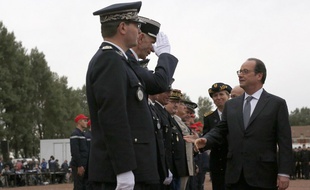 François Hollande en visite ce lundi matin à Calais.
