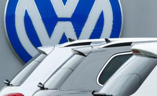 Le logo Volkswagen chez un garagiste à Woodbrige en Virginie du nord le 29 septembre 2015