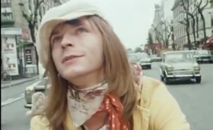 Renaud dans le clip «Amoureux de Paname» en 1975