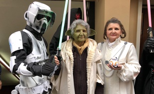 Cristal et Marithé, fans de Star Wars de mère en fille à la première projection des Derniers Jedi