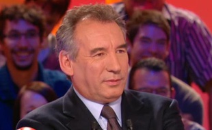 François Bayrou dans l'émission «Le Grand Journal» sur Canal Plus, le 13 décembre 2010.