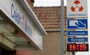 Illustration Une agence Crédit Mutuel , le 27 février 2015 -