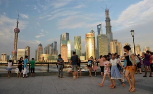 La chute d'un bouchon sur une canalisation d'ammoniac liquide est à l'origine de l'accident dans une usine de réfrigération à Shanghai qui a fait 15 morts samedi, selon les premiers résultats de l'enquête rapportés dimanche par l'agence officielle Chine nouvelle.