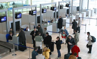 En 2014, 501.218 passagers ont transité par l'aéroport de Rennes.