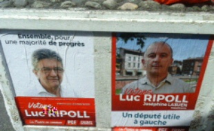 Une des affiches incriminées, ici à Basso-Cambo, à Toulouse, dans la 4e circonscription de Toulouse.