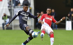 Kalu et Gelson Martins à la lutte.
