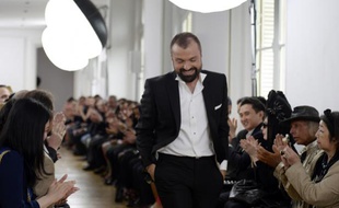 Le couturier français Julien Fournié.