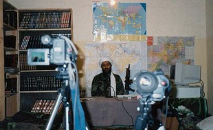 Ben Laden dans les montagnes afghanes en 1996