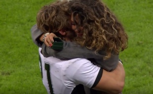 Florin Surugiu, juste après avoir fait sa demande en mariage, le 27 septembre 2015, à Wembley.