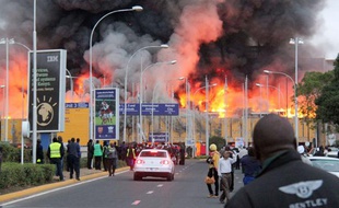 Incendie à l'aéroport de Nairobi, au Kenya, le 7 août 2013.