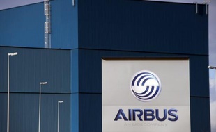 L'avionneur européen Airbus a opté pour la prudence et renoncé aux batteries au lithium pour son futur long-courrier A350, faute de certitude sur la sécurité entourant cette technologie après les graves incidents qui ont cloué au sol les 787 de son rival américain Boeing.