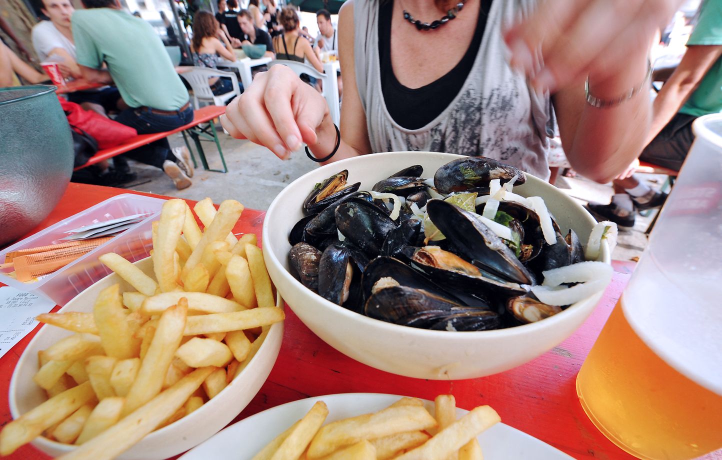 Les moules frites, c'est vraiment appétissant. Mais sans les frites, c'est quand même moins marrant.