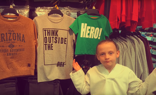 Capture d'écran de la vidéo publiée par la mère de Daisy, une fillette anglaise révoltée par les clichés véhiculés par les vêtements pour enfants.
