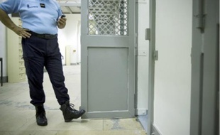 La première tranche des travaux de rénovation des cellules, situées sous le Palais de Justice de Paris, s'est achevée lundi dernier.