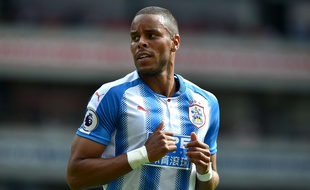 Mathias Zanko, le joueur de Huddersfield, offre une pinte de bière à chaque supporter qui ira soutenir l'équipe à Southampton, le 23 décembre 2017.