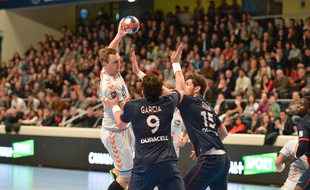 Le Toulousain Valentin Porte lors d'un match de D1 de handball avec le Fenix à Paris face au PSG, le 19 février 2014.