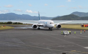 L'aéroport de Dzaoudzi à Mayotte.