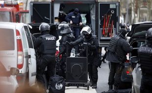 Des policiers de la BRI à Montrouge, le 8 janvier 2015.