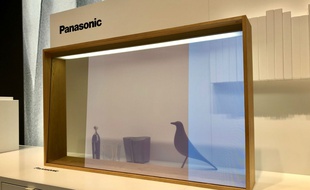 L'impressionnant téléviseur OLED transparent de Panasonic.