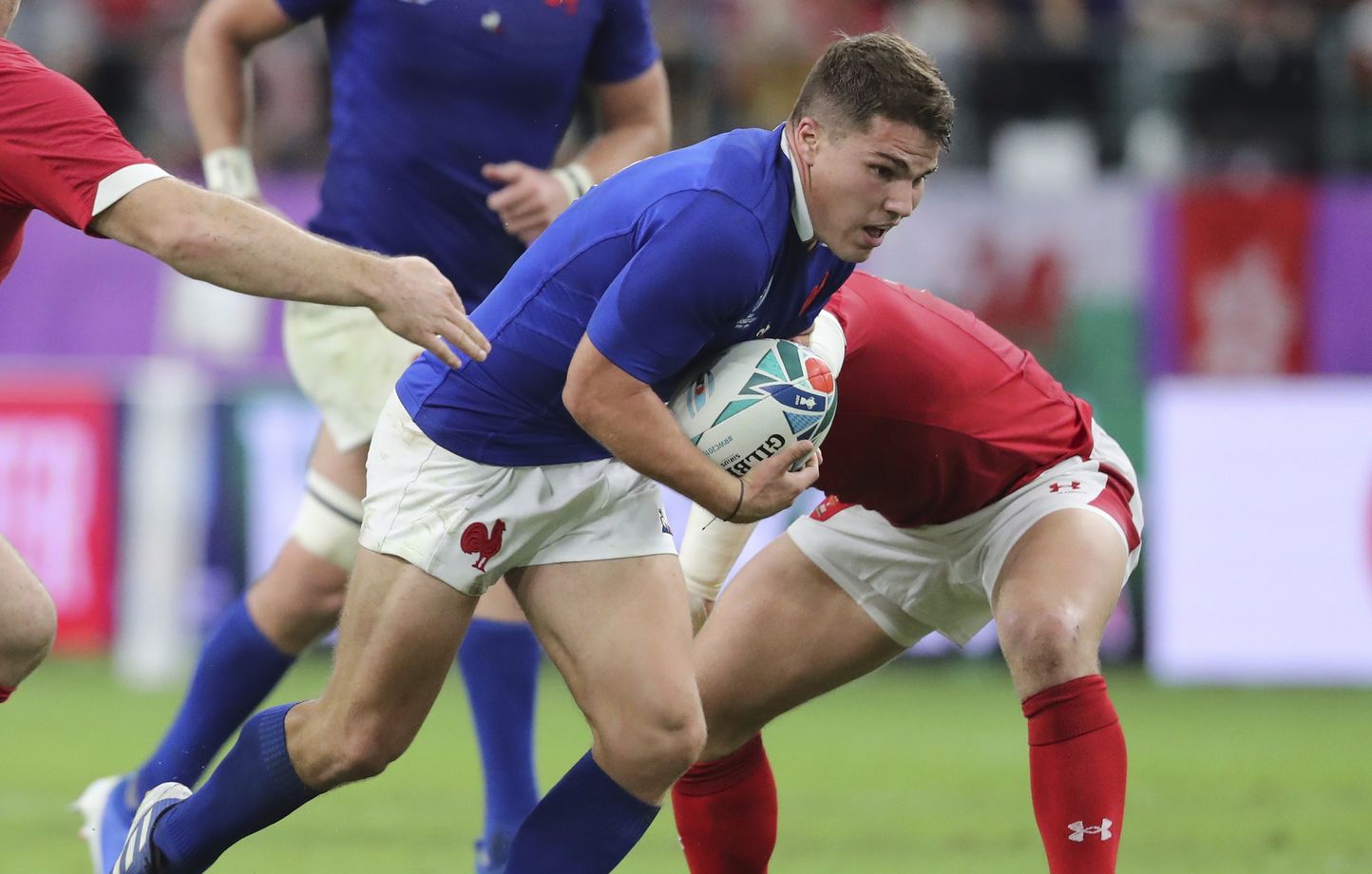 Stade Toulousain : Antoine Dupont n'en a plus plein le dos, son retour  espéré pour les fêtes