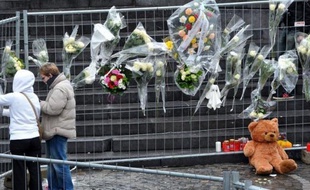 Une marche blanche sera organisée samedi à Liège, en Belgique, à la mémoire des victimes de la fusillade qui a fait mardi cinq morts et plus de 120 blessés, mais la proximité d'un des organisateurs avec l'extrême droite crée la polémique.