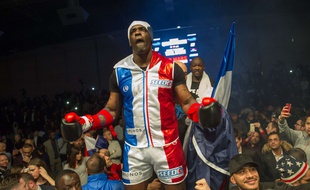 Oui, quand Patrice Quarteron n'est pas Youtubeur, il combat en Muay thai.