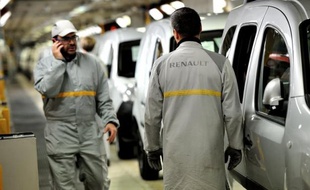 Les immatriculations de voitures neuves sont tombées en 2012 à leur plus bas niveau depuis dix-sept ans au sein de l'Union européenne totalisant 12,05 millions de véhicules, a annoncé mercredi l'Association européenne des constructeurs automobiles (ACEA).