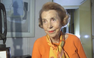 Liliane Bettencourt chez elle, à Neuilly-sur-Seine (Hauts-de-Seine), le 15 octobre 2011.