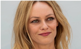 La chanteuse Vanessa Paradis à la Fashion Week de Paris en juillet 2018.