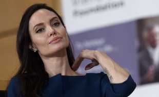 Angelina Jolie lors de la conférence annuelle de la Fondation Sergio Vieira de Mello au siège européen des Nations Unies à Genève, le mercredi 15 mars 2017.