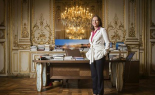 Ségolène Royal dans son bureau au ministère de l’Écologie, le 6 novembre 2015 à Paris