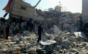 Image fournie par Médecins sans frontières le 16 février 2016, des ruines d'un hôpital bombardé la veille dans la province syrienne d'Idlib, au nord du pays