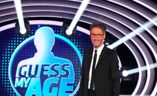Jean-Luc Lemoine sur le plateau du jeu