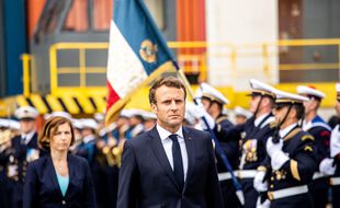 Emmanuel Macron et la ministre de la Défense Florence Parly, lors de l'inauguration du sous-marin d'attaque Suffren à Cherbourg le 12 juillet 2019.