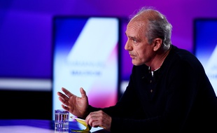 Philippe Poutou sur le plateau de l'émission «15 minutes pour convaincre» sur France 2, le 20 avril 2017.