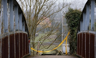 L’entrée du cimetière juif profané Sarre Union. le 16 février 2015.