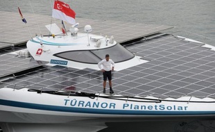 Le Planet Solar, catamaran de 35 mètres propulsé uniquement à l'énergie solaire, regagnera Monaco le 4 mai pour conclure le "premier tour du monde à l'énergie solaire" entamé en septembre 2010.