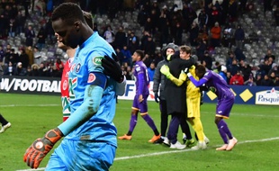 Reims et son gardien Edouard Mendy dépités, après la défaite aux tirs au but à Toulouse en 16es de finale de Coupe de France, le 22 janvier 2019 au Stadium de Toulouse.