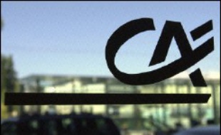 Le Crédit Agricole a été choisi par le constructeur italien Fiat Auto pour devenir son partenaire dans le crédit automobile, ont annoncé lundi les deux groupes dans un communiqué.
